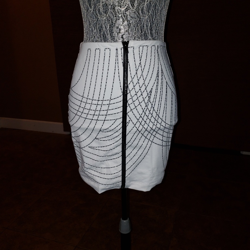 Bebe Skirt w/ front zipper